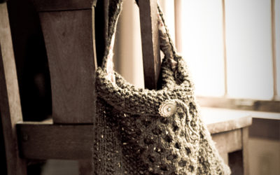 Knit hand bags